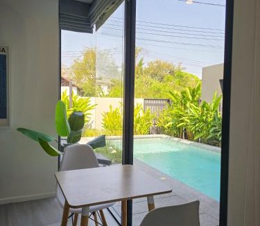 Ban Waen Villa | AURA STAY-Luxury Private Pool Villa walk to Kad Farang