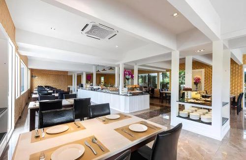 Bang Sao Thong Hotel | Napheera Royal Tel