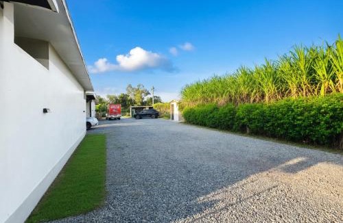 Lat Krabang Apartment | Quiet Retreat Near Airport & City Access