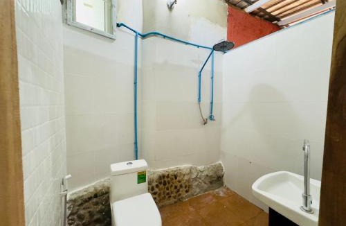 Thong Pha Phum House | บ้านแดง โฮมสเตย์ Baandang Homestay