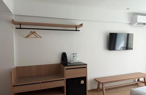 Khlong Kra Saeng Apartment | 611 Hotel