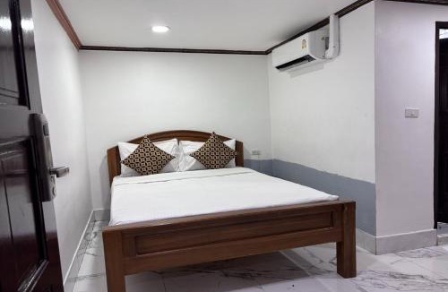 Thanon Phaya Thai House | Papa Ji Hotel and Restaurant
