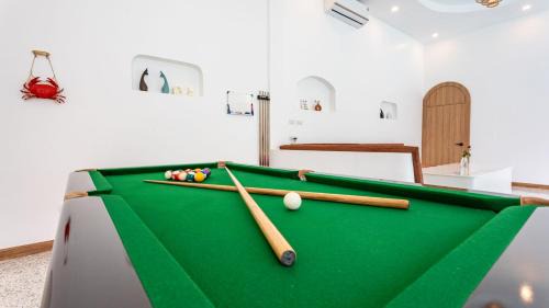 Central Pattaya Villa | Downtown Oasis 芭提雅市中心独栋泳池别墅 A 5卧6卫 KTV BBQ 芭提雅海滩步行街500m