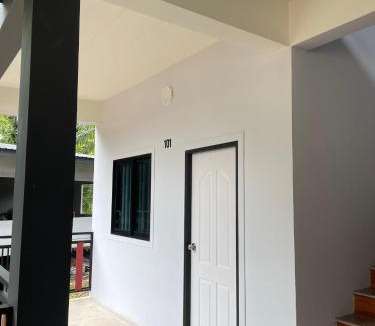 Ban Na Doem Bed & Breakfast | บ้านร่มไทร Ban Romsai Nadoem Suratthani