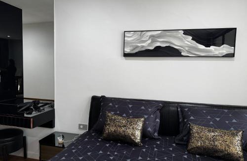 Bang Phlat Apartment | Number 31 Bangkok Family