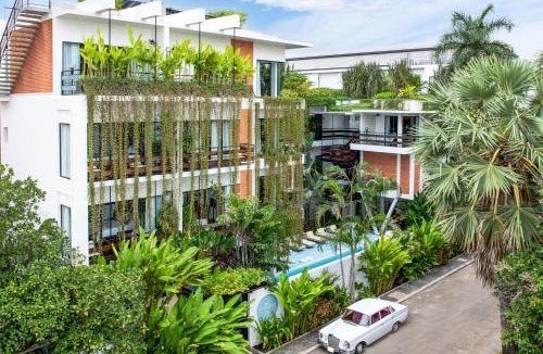 Downtown Siem Reap Hotel | Viroth's Villa