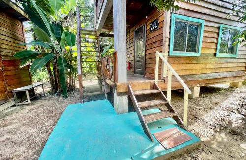 Koh Rong Sanloem Hotel | On the Rocks