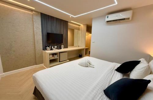 Phasi Charoen Hotel | Bed by Tha-Pra SHA Plus