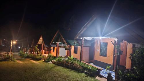 Mok Cham Pae House | LungKola Homestay, Pang Ung, Mae Hong Son ลุงกอละ โฮมสเตย์ ปางอุ๋ง
