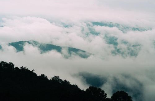 Mae Taeng Hotel | Baan Nhuer Mek บ้านเหนือเมฆ Coffee and Desk on the Cloud