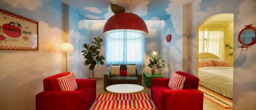 Thanon Phetchaburi Hotel | Kitsch Hotel