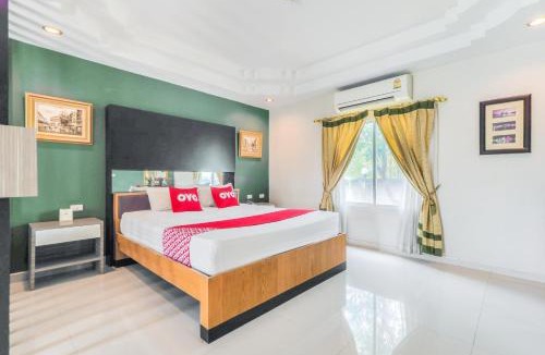 Suphan Buri Hotel | OYO 926 Sydney Resort