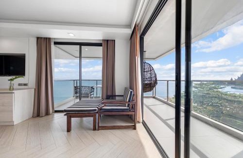North Pattaya Hotel | Mayaana Beach Resort Pattaya