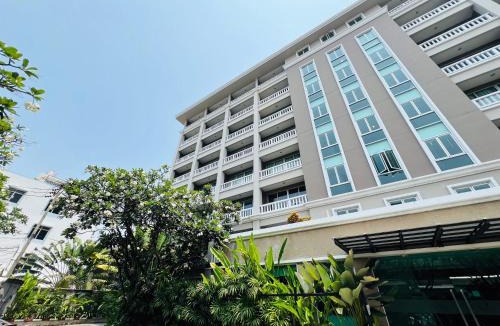 Chom Thong Hotel | 14 Place
