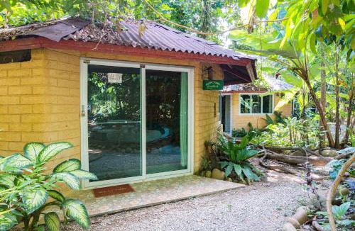 Ban Ta Khun Resort | Baandin Chiewlarn