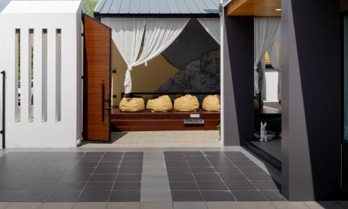 Khlong Hae Villa | Queen Ma Pool villa
