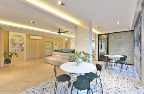 Chan Kasem Hotel | V32 Hotel