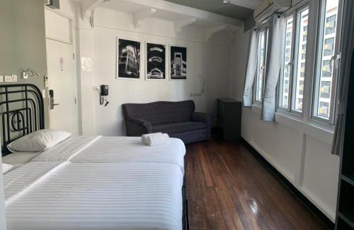 Wang Burapha Phirom Hotel | Cacha Heritage Hotel - Chinatown & Old Town near MRT Sam Yot