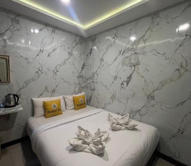 Thanon Phaya Thai House | Amber Inn