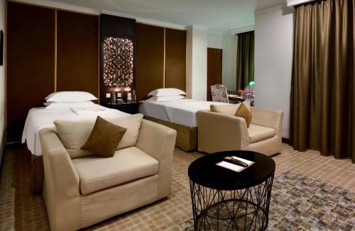 Daun Penh Hotel | Palace Gate Hotel & Resort by EHM