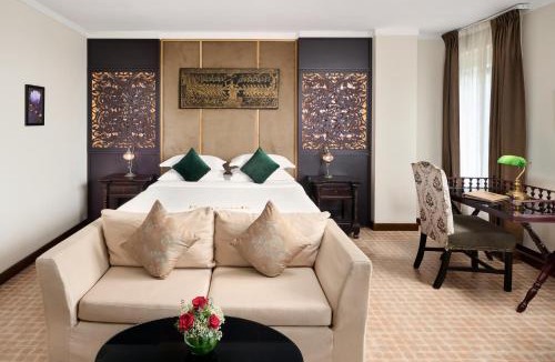 Daun Penh Hotel | Palace Gate Hotel & Resort by EHM
