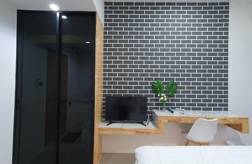 Phra Pradaeng Apartment | Irich residence South Samrong 6 Kms BTS-Pu Chao
