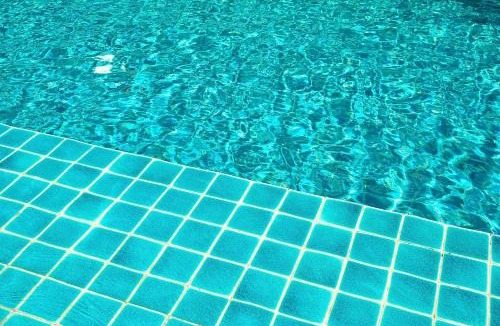 Ban Bang Saen Apartment | Beachfront Pool Access Apartment FREE Disney Plus