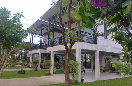 Uthai Thani House | บ้านแม่อุทัยธานี Baanmae Uthaithani