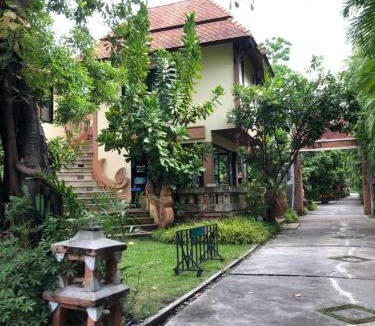 Si Thep Hotel | พิชชาวรี รีสอร์ท