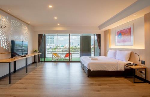 Bang Phlat Hotel | The Royal River Hotel