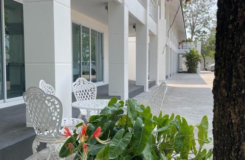 Si Racha House | Ivory House Sriracha