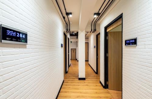Wang Burapha Phirom Hostel | Siam Subway Hostel and Café