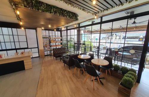 Wat Sam Phraya Hotel | Let's Zzz Bangkok