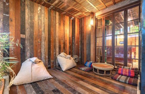 Khlong Ton Sai Hotel | Siam Plug In Hostel