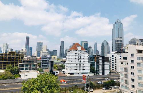 Ploenchit Hotel | Alt Hotel Nana by UHG -Nearby Benjakitti Park & Queen Sirikit National Convention Center