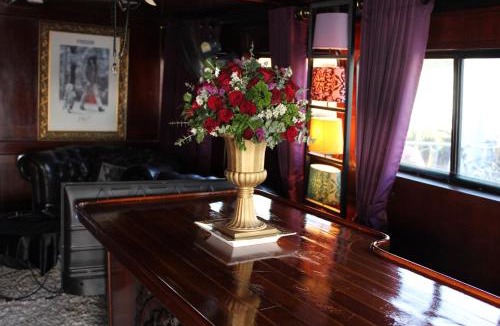 Bang Phlat Boat Rental | Sabai Sabai Liveaboard Bangkok