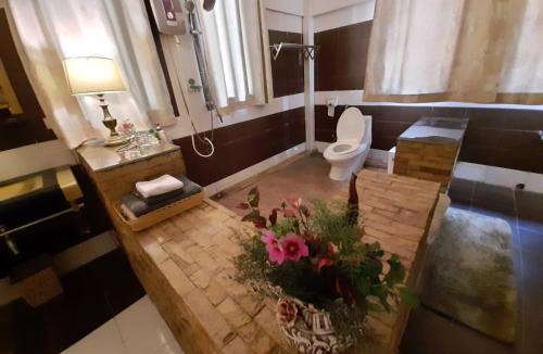 Kumphawapi House | Village Homestay