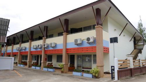Mae Chaem Hotel | Sangthong Building