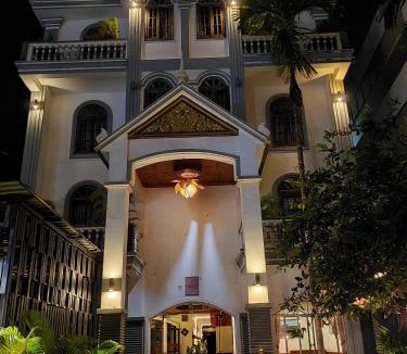 Siem Reap Hotel | Parent Heritage Angkor Villa