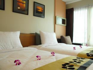 Bang Yi Ruea Hotel | Bangkok Loft Inn
