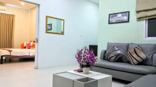 Daun Penh Apartment | Season Residence