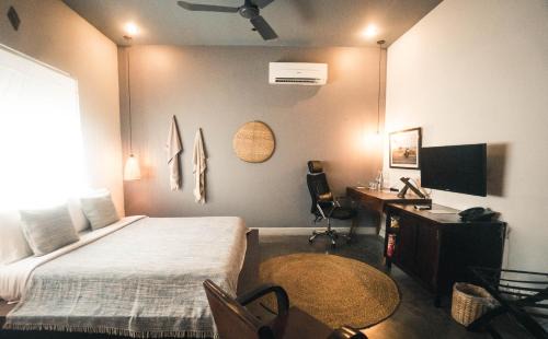 Chamkar Mon Hotel | iRoHa Garden Hotel & Resort