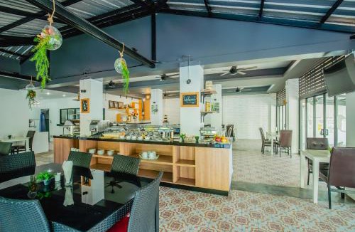 Thep Kasattri Hotel | The Rubber Hotel Phuket