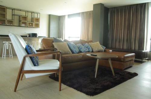 Krathum Baen House | The Residence Thepkanjana