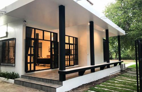 Noen Phra House | Ban Rub Lom Pool Villa 3 difference villas