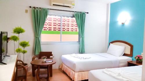 Downtown Krabi Hotel | J.Holiday Inn Krabi
