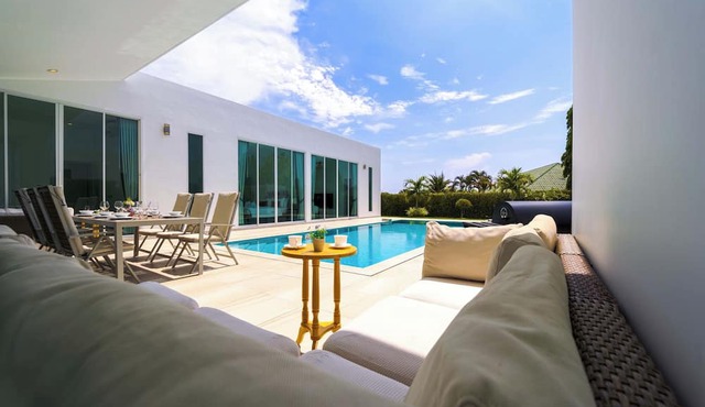 Modern 4 Bedroom Pool Villa PMK-A6 in Hua Hin