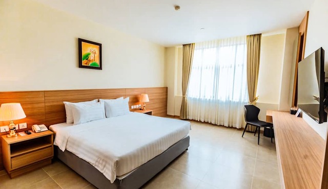 Dynasty Casino Hotel in Chantrea