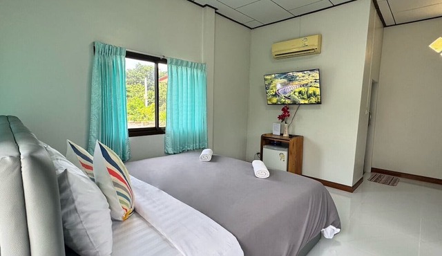 Thungwua laen resort in Pathio
