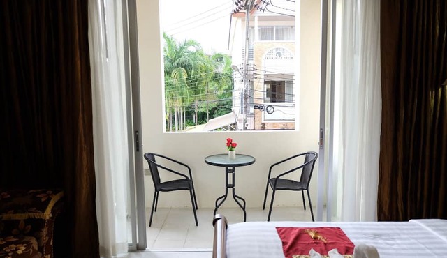 Sea Boss Homestay in Karon